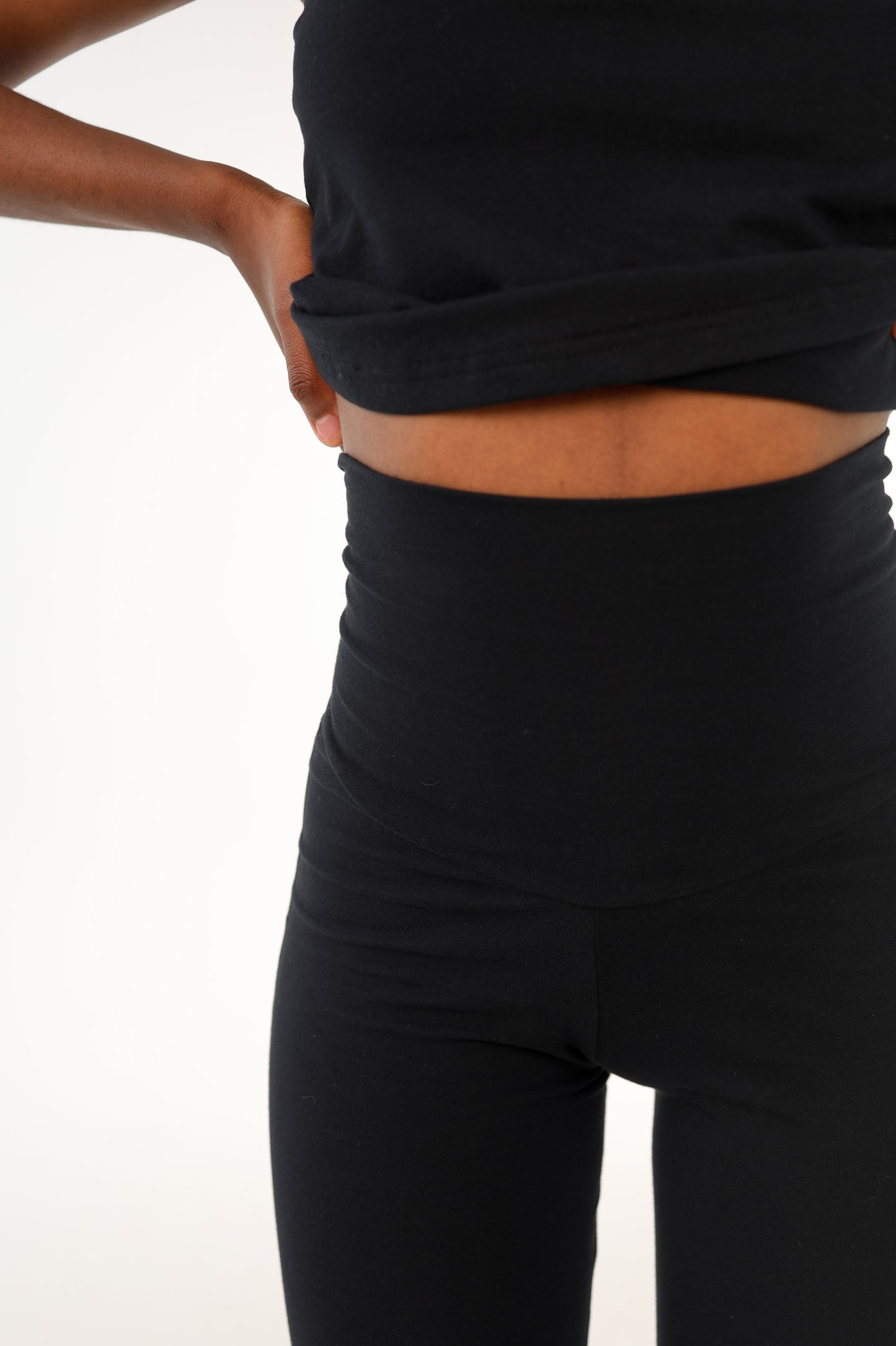 The Midi Shorts - Black